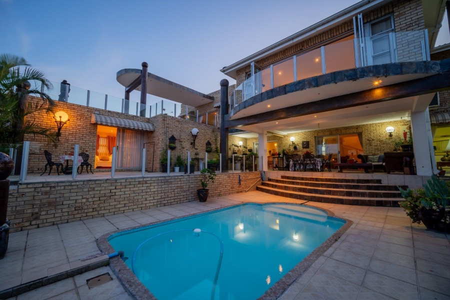 5 Bedroom Property for Sale in Wavecrest Eastern Cape